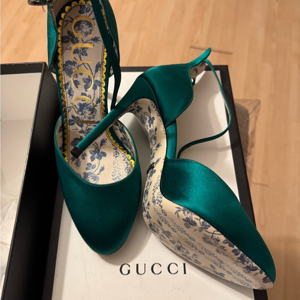 Gucci Women's Teal Satin Heels